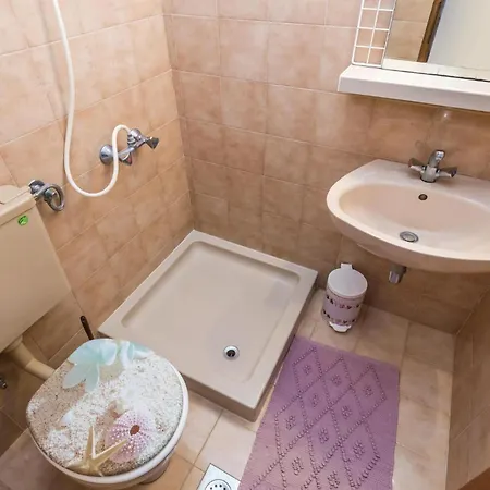 Apartment 2 Bedroom Beautiful In Supetarska Draga