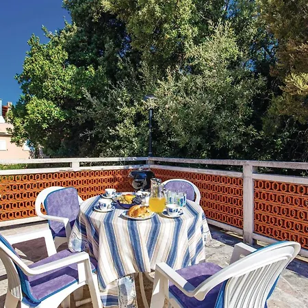 2 Bedroom Beautiful In Supetarska Draga