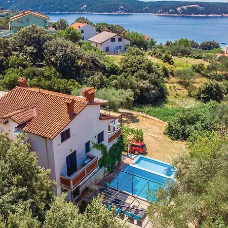 2 Bedroom Beautiful In Supetarska Draga