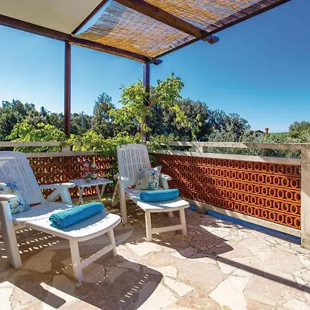 2 Bedroom Awesome In Apartment Supetarska Draga