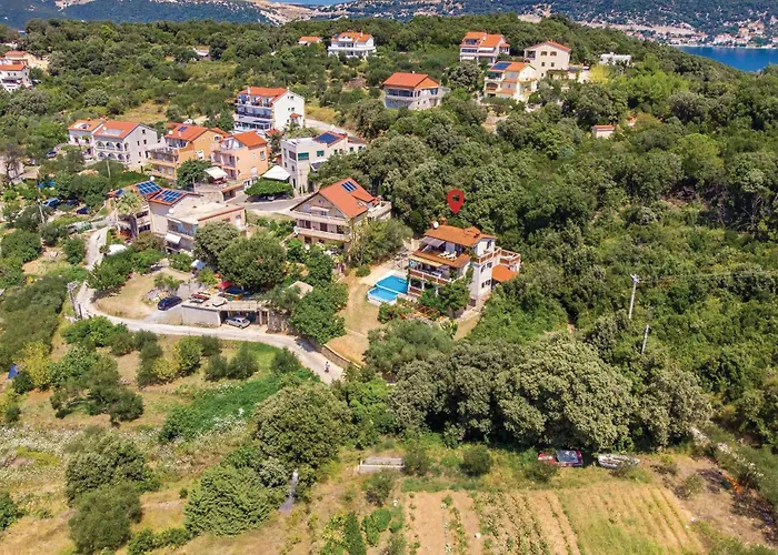 Stunning Apartment In Supetarska Draga *