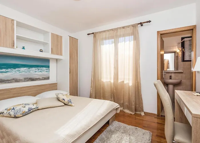 Stunning Apartment In Supetarska Draga