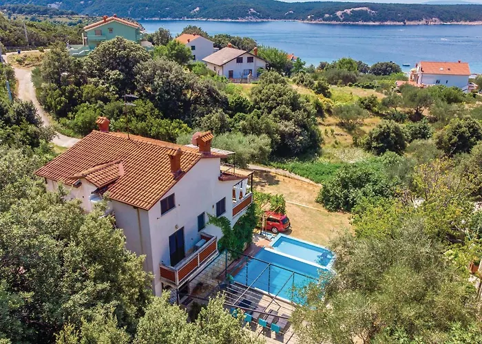 Апартаменты Stunning Apartment In Supetarska Draga