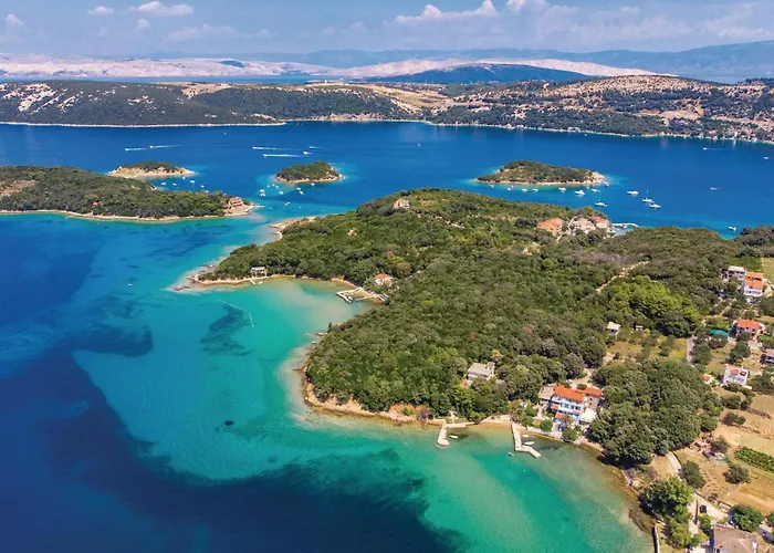 Stunning Apartment In Supetarska Draga Апартаменты *
