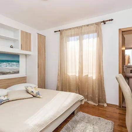 2 Bedroom Beautiful In
